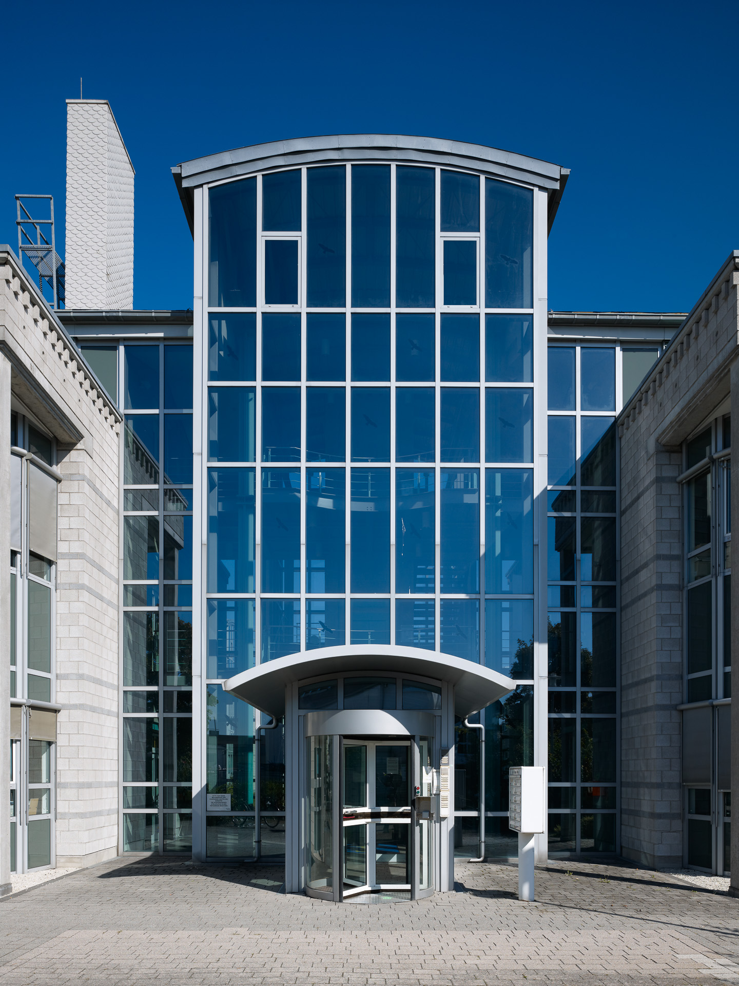 Actum Real Estate Investment Referenz Kelsterbach Ansicht Eingang