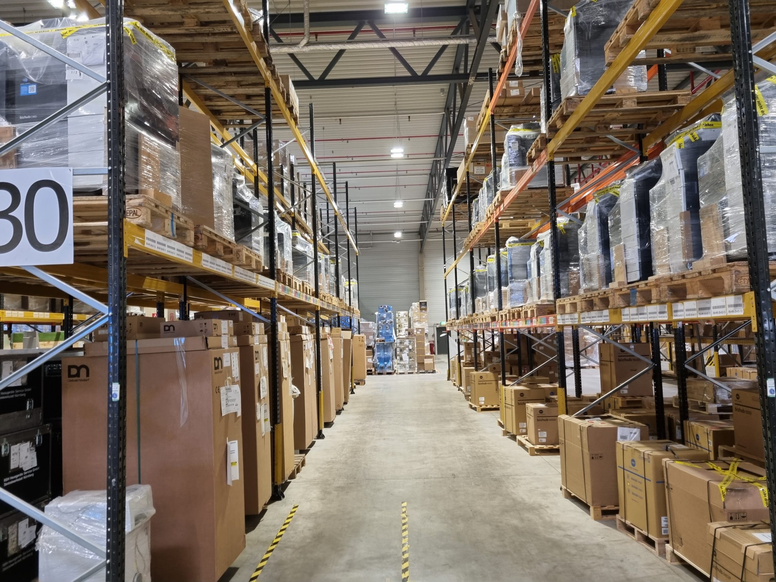 Actum Real Estateinvestment referenz-Neuss lagerhalle